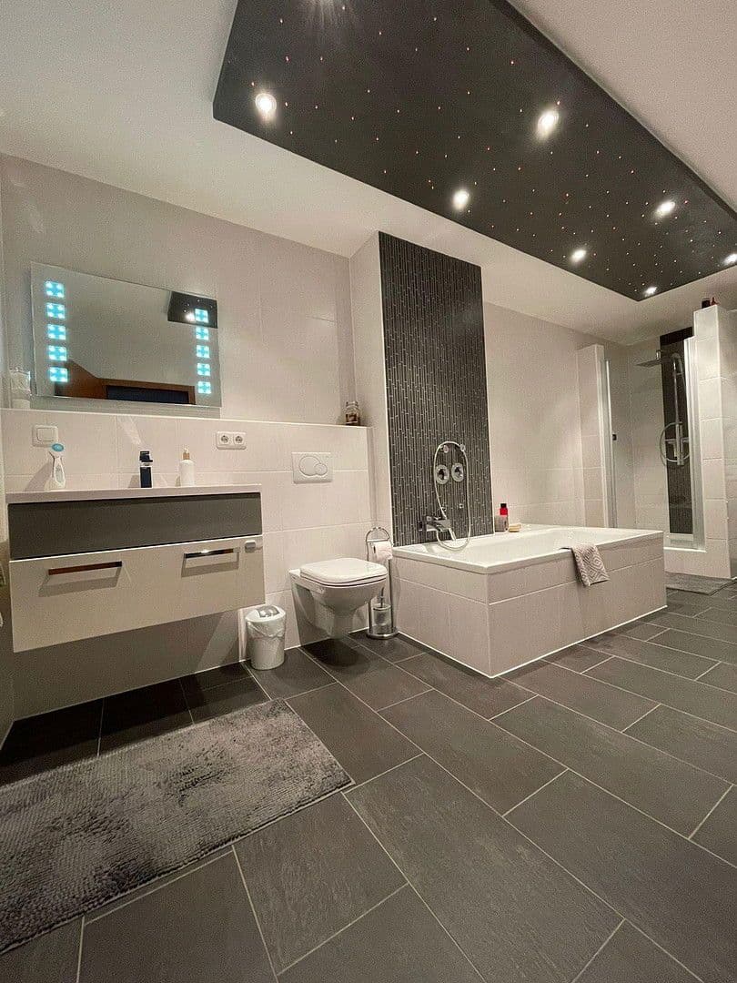 Prodej bytu 3+1 109 m², Drosselstrasse, 4, Schweinfurt, Bavorsko Prodej bytu 3+1 109 m², Drosselstrasse, 4, Schweinfurt, Bavorsko