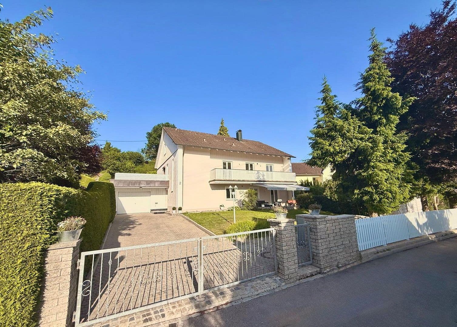 Prodej domu 250 m², pozemek 1.600 m², Aindling, Bavorsko Prodej domu 250 m², pozemek 1.600 m², Aindling, Bavorsko