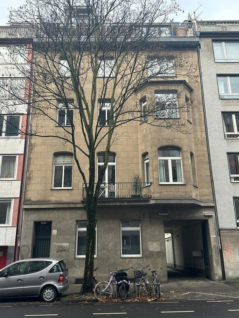 Prodej domu 1.063 m², pozemek 659 m², Bagelstraße 104, Düsseldorf, Severní Porýní-Vestfálsko Prodej domu 1.063 m², pozemek 659 m², Bagelstraße 104, Düsseldorf, Severní Porýní-Vestfálsko