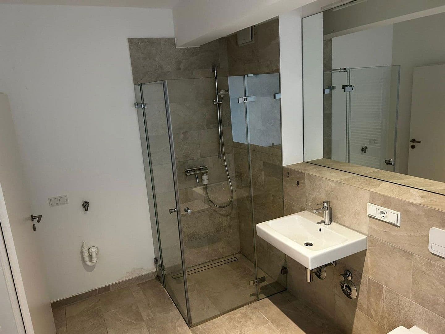 Prodej domu 1.063 m², pozemek 659 m², Bagelstraße 104, Düsseldorf, Severní Porýní-Vestfálsko Prodej domu 1.063 m², pozemek 659 m², Bagelstraße 104, Düsseldorf, Severní Porýní-Vestfálsko