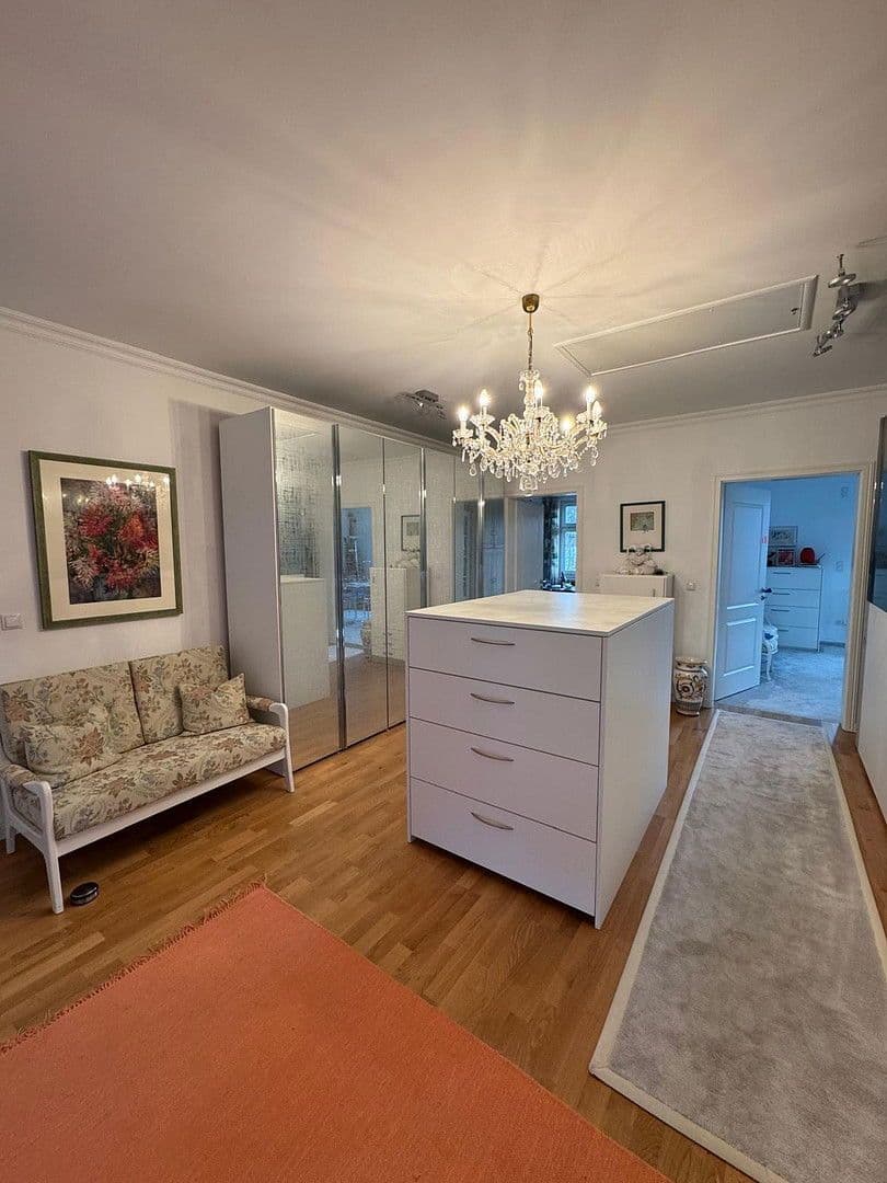 Prodej domu 265 m², pozemek 996 m², Potsdam Groß Glienicke zu Berlin, Braniborsko Prodej domu 265 m², pozemek 996 m², Potsdam Groß Glienicke zu Berlin, Braniborsko