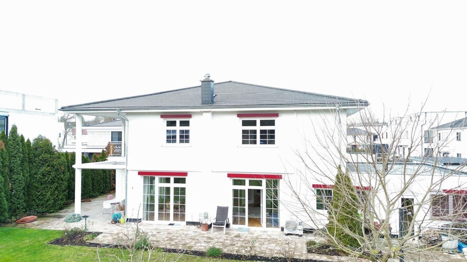 Prodej domu 265 m², pozemek 996 m², Potsdam Groß Glienicke zu Berlin, Braniborsko Prodej domu 265 m², pozemek 996 m², Potsdam Groß Glienicke zu Berlin, Braniborsko