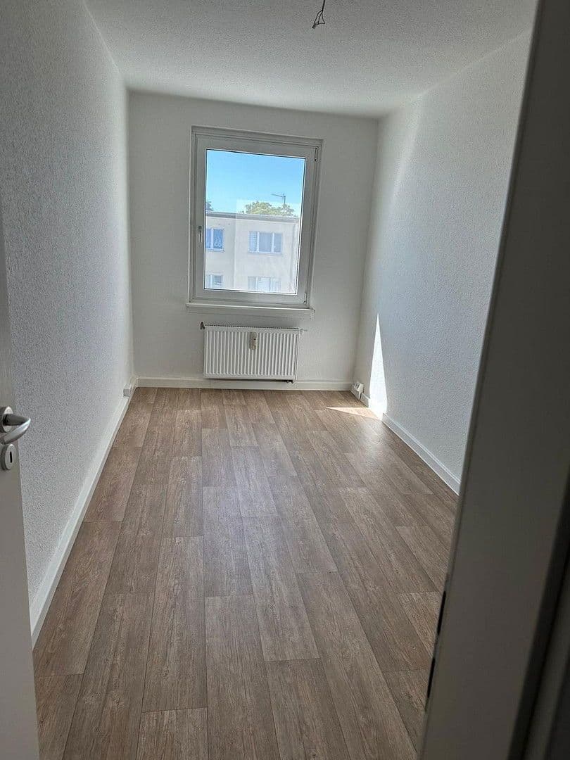 Pronájem bytu 3+1 58 m², Askanische Straße 104, Dessau-Roßlau, Sasko-Anhaltsko Pronájem bytu 3+1 58 m², Askanische Straße 104, Dessau-Roßlau, Sasko-Anhaltsko