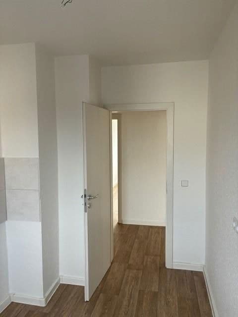 Pronájem bytu 3+1 58 m², Askanische Straße 104, Dessau-Roßlau, Sasko-Anhaltsko Pronájem bytu 3+1 58 m², Askanische Straße 104, Dessau-Roßlau, Sasko-Anhaltsko