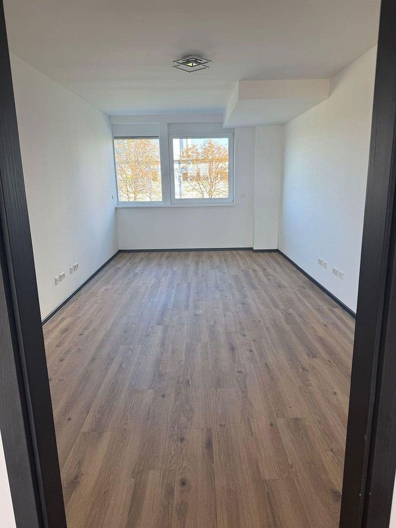 Pronájem kanceláře 335 m², Am Kaiserberg 11, Gießen, Hessen Pronájem kanceláře 335 m², Am Kaiserberg 11, Gießen, Hessen