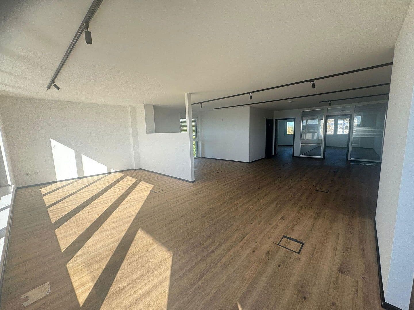 Pronájem kanceláře 335 m², Am Kaiserberg 11, Gießen, Hessen Pronájem kanceláře 335 m², Am Kaiserberg 11, Gießen, Hessen