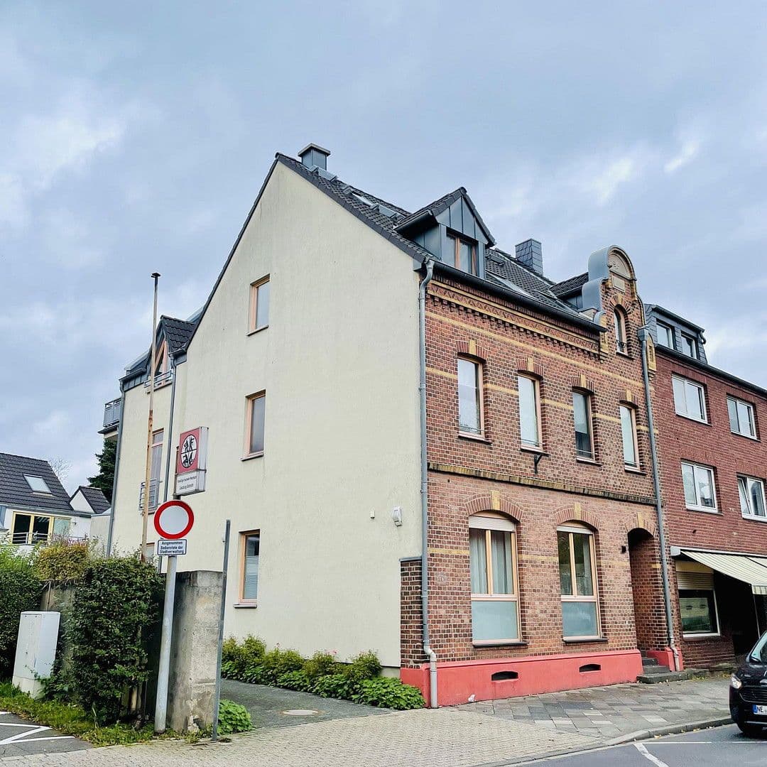 Prodej domu 356 m², pozemek 290 m², Hochstrasse 10, Meerbusch, Severní Porýní-Vestfálsko Prodej domu 356 m², pozemek 290 m², Hochstrasse 10, Meerbusch, Severní Porýní-Vestfálsko