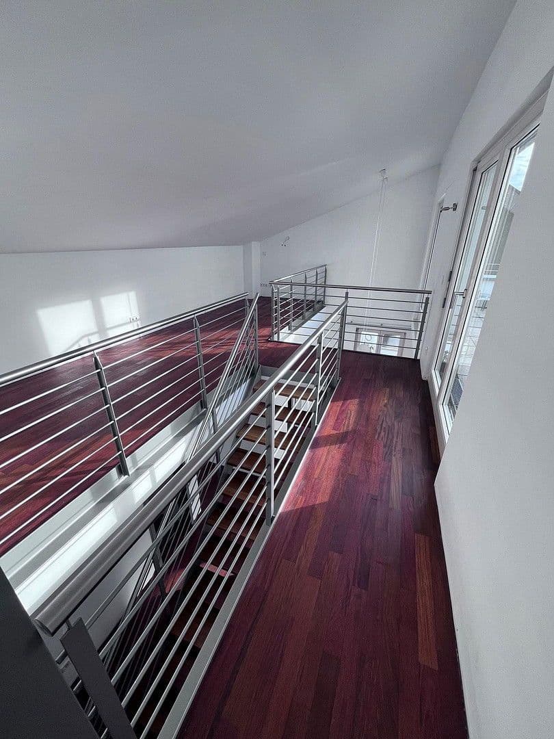 Pronájem bytu 5+1 136 m², Weinstadt, Bádensko-Württembersko Pronájem bytu 5+1 136 m², Weinstadt, Bádensko-Württembersko