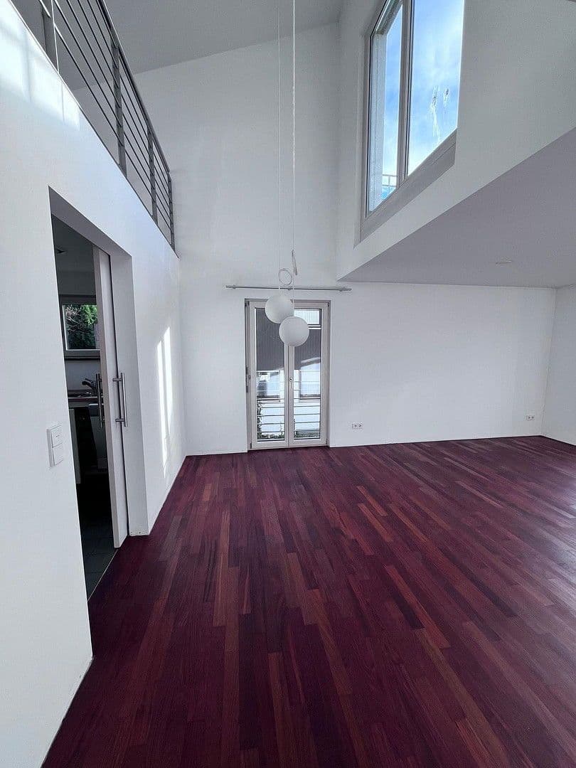 Pronájem bytu 5+1 136 m², Weinstadt, Bádensko-Württembersko Pronájem bytu 5+1 136 m², Weinstadt, Bádensko-Württembersko