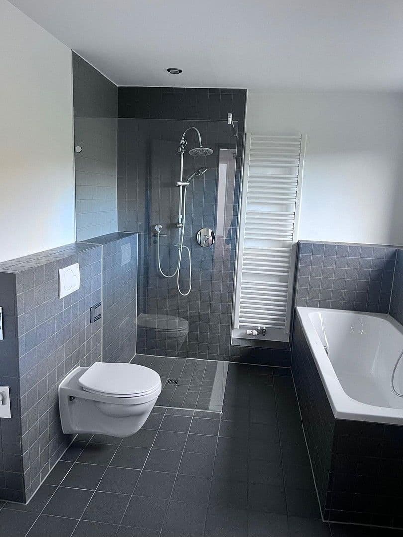 Pronájem bytu 5+1 136 m², Weinstadt, Bádensko-Württembersko Pronájem bytu 5+1 136 m², Weinstadt, Bádensko-Württembersko