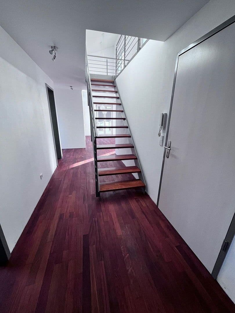 Pronájem bytu 5+1 136 m², Weinstadt, Bádensko-Württembersko Pronájem bytu 5+1 136 m², Weinstadt, Bádensko-Württembersko