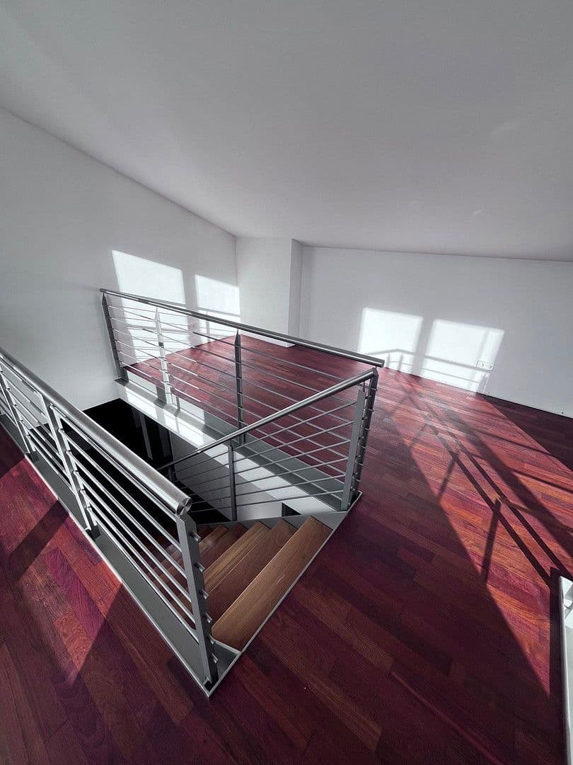 Pronájem bytu 5+1 136 m², Weinstadt, Bádensko-Württembersko Pronájem bytu 5+1 136 m², Weinstadt, Bádensko-Württembersko