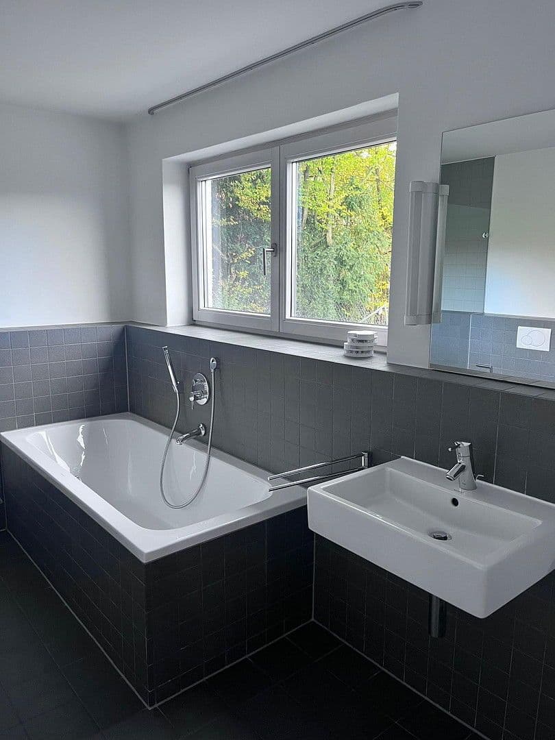 Pronájem bytu 5+1 136 m², Weinstadt, Bádensko-Württembersko Pronájem bytu 5+1 136 m², Weinstadt, Bádensko-Württembersko