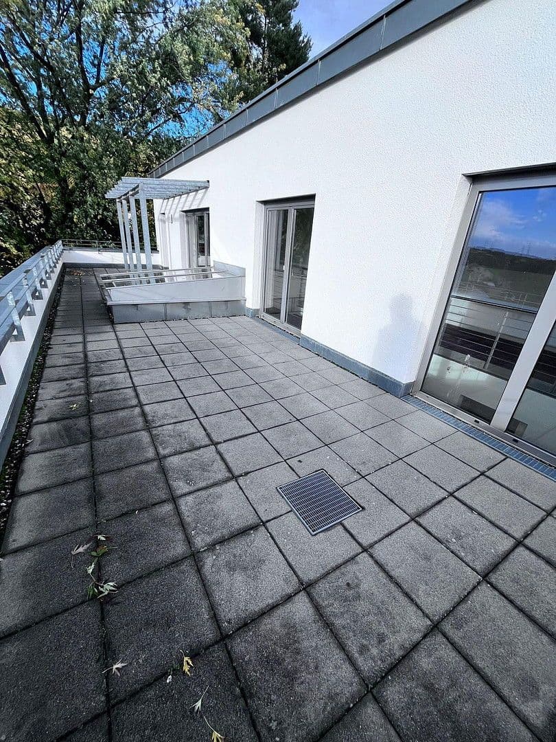 Pronájem bytu 5+1 136 m², Weinstadt, Bádensko-Württembersko Pronájem bytu 5+1 136 m², Weinstadt, Bádensko-Württembersko