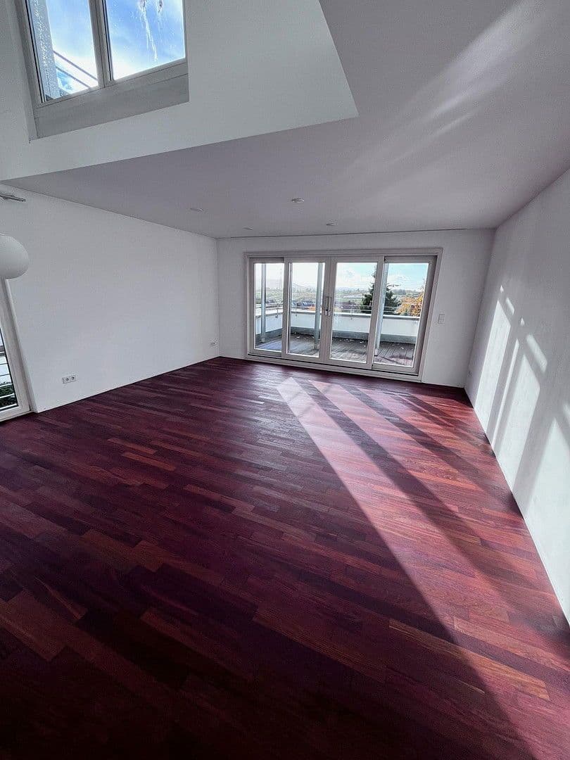 Pronájem bytu 5+1 136 m², Weinstadt, Bádensko-Württembersko Pronájem bytu 5+1 136 m², Weinstadt, Bádensko-Württembersko