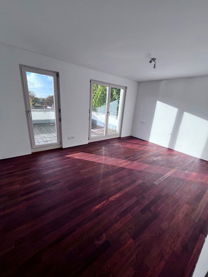 Pronájem bytu 5+1 136 m², Weinstadt, Bádensko-Württembersko Pronájem bytu 5+1 136 m², Weinstadt, Bádensko-Württembersko