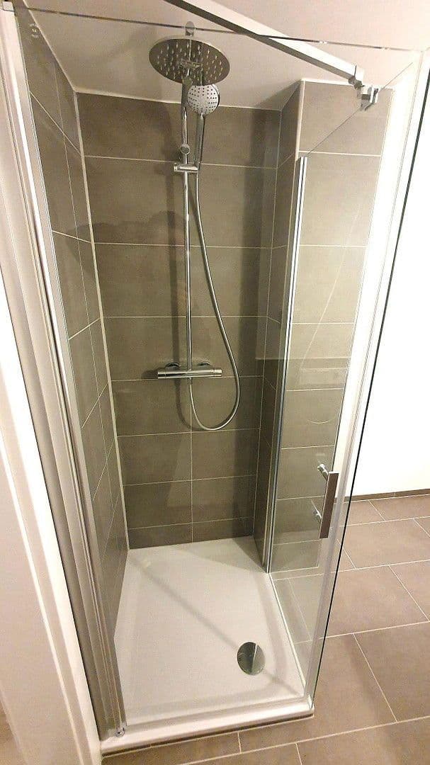 Pronájem bytu 2+1 70 m², Rheinstraße 14, Gailingen am Hochrhein, Bádensko-Württembersko Pronájem bytu 2+1 70 m², Rheinstraße 14, Gailingen am Hochrhein, Bádensko-Württembersko