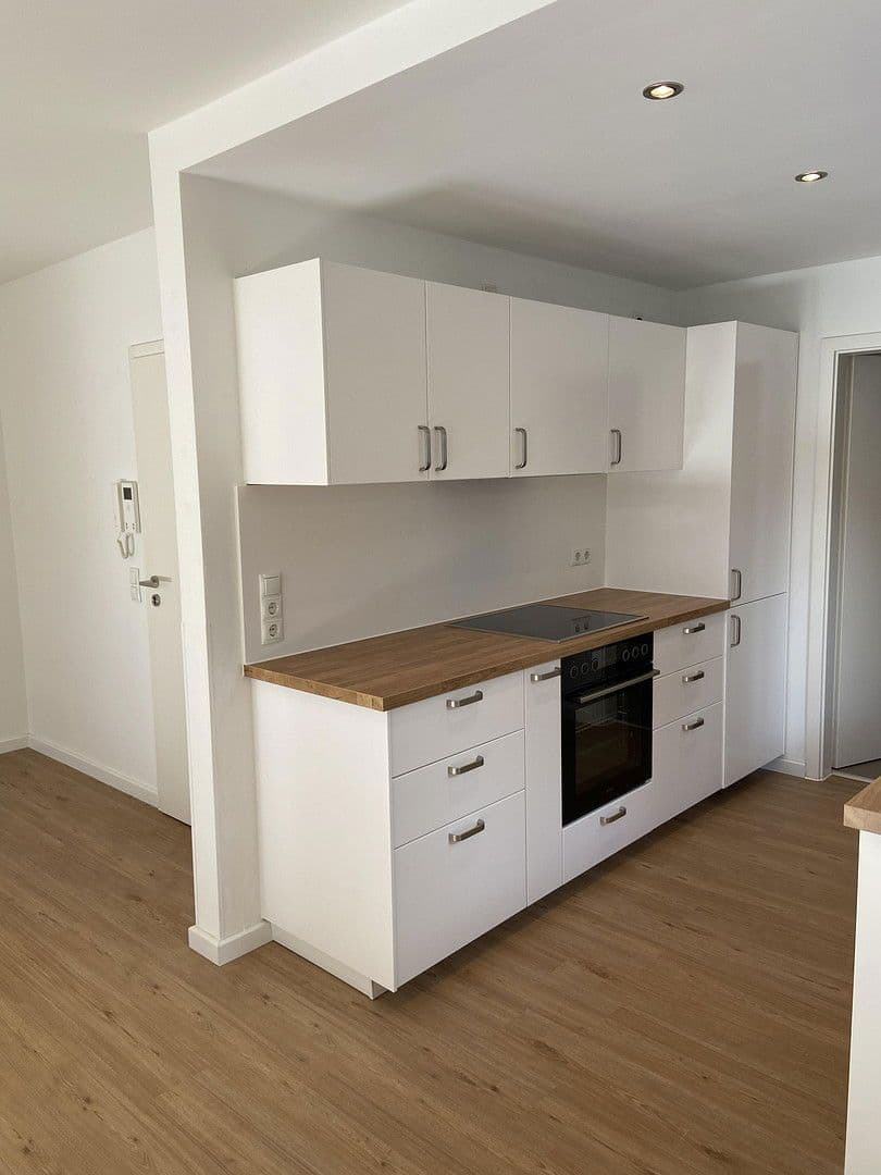 Pronájem bytu 2+1 73 m², Mannheim, Bádensko-Württembersko Pronájem bytu 2+1 73 m², Mannheim, Bádensko-Württembersko