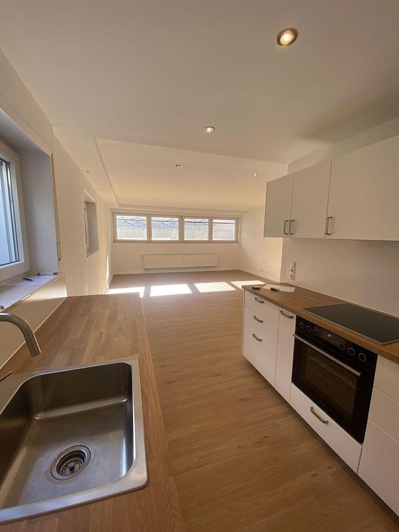 Pronájem bytu 2+1 73 m², Mannheim, Bádensko-Württembersko Pronájem bytu 2+1 73 m², Mannheim, Bádensko-Württembersko