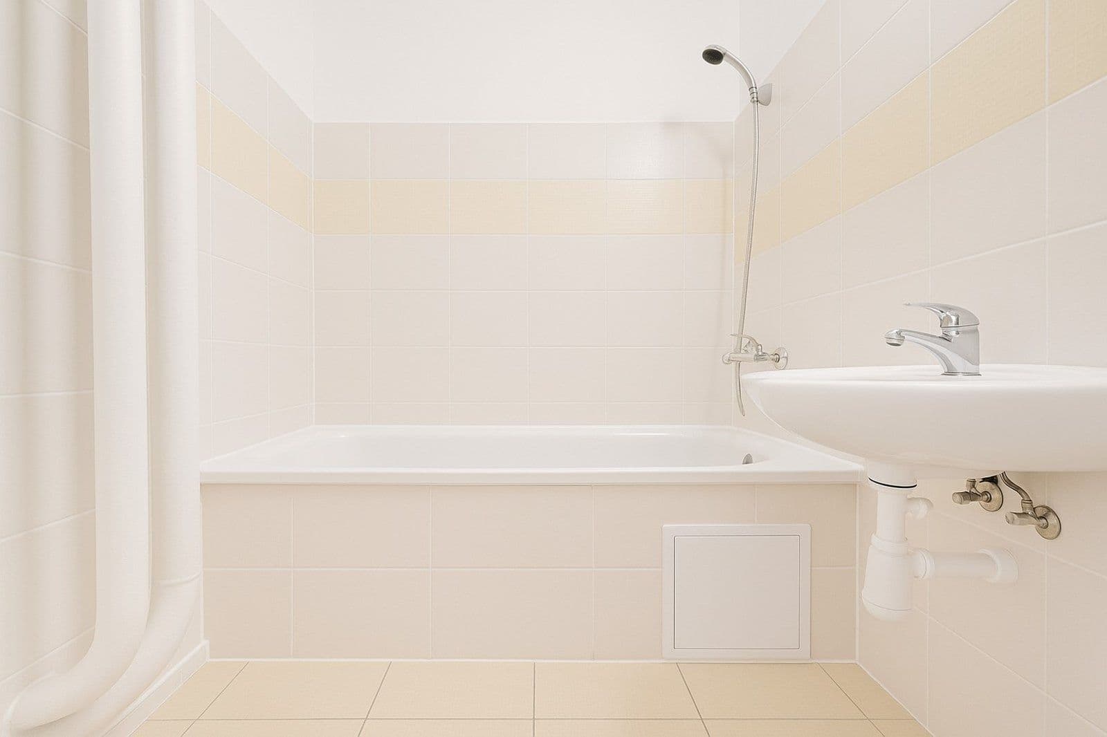 Pronájem bytu 3+1 66 m², Československé armády, Frýdek-Místek, Moravskoslezský kraj Pronájem bytu 3+1 66 m², Československé armády, Frýdek-Místek, Moravskoslezský kraj