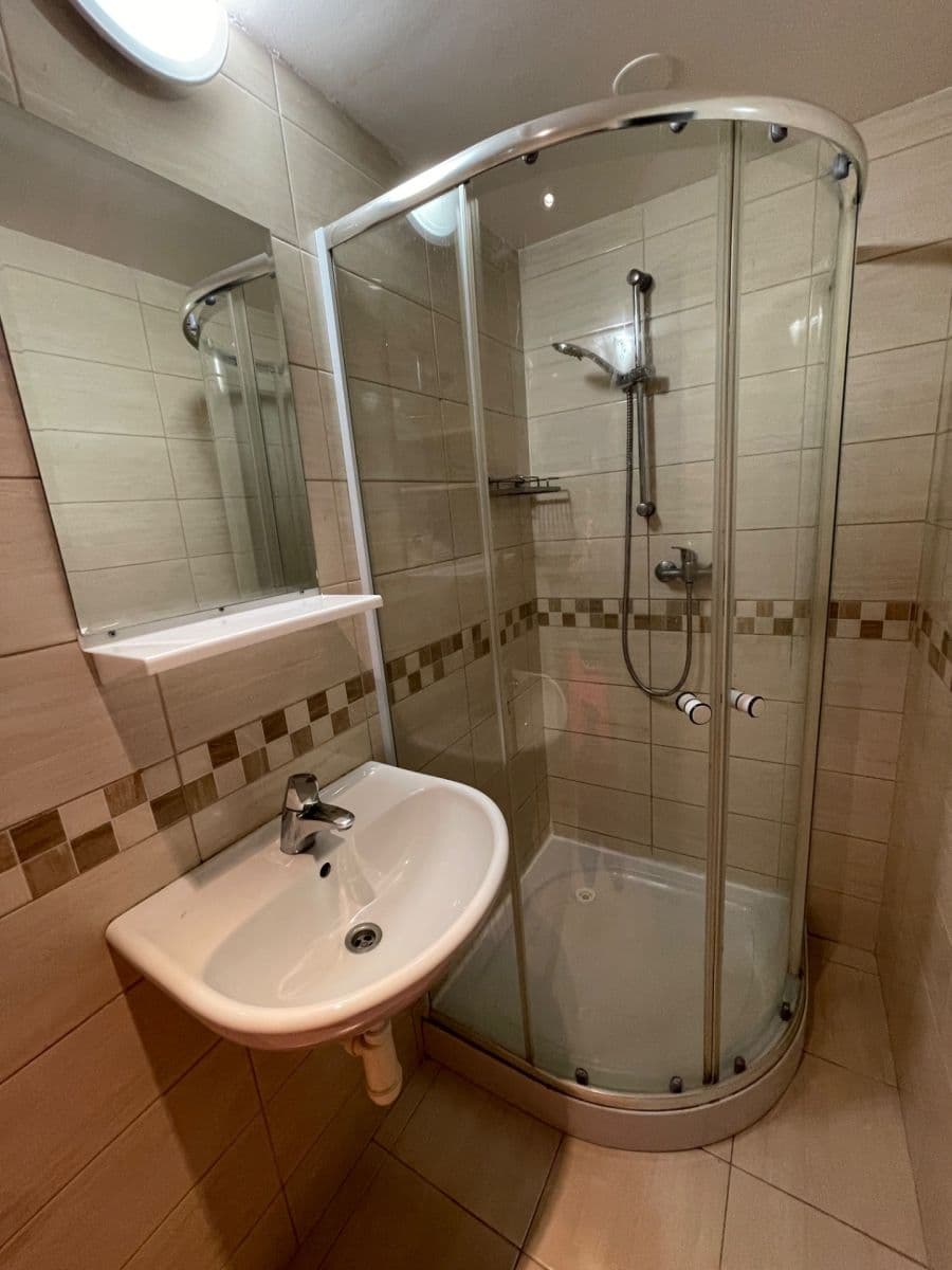 Pronájem bytu 2+kk 41 m², Ostrčilovo náměstí, Praha, Praha Pronájem bytu 2+kk 41 m², Ostrčilovo náměstí, Praha, Praha