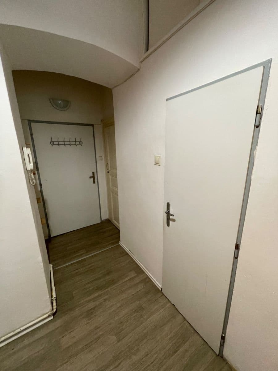 Pronájem bytu 2+kk 41 m², Ostrčilovo náměstí, Praha, Praha Pronájem bytu 2+kk 41 m², Ostrčilovo náměstí, Praha, Praha