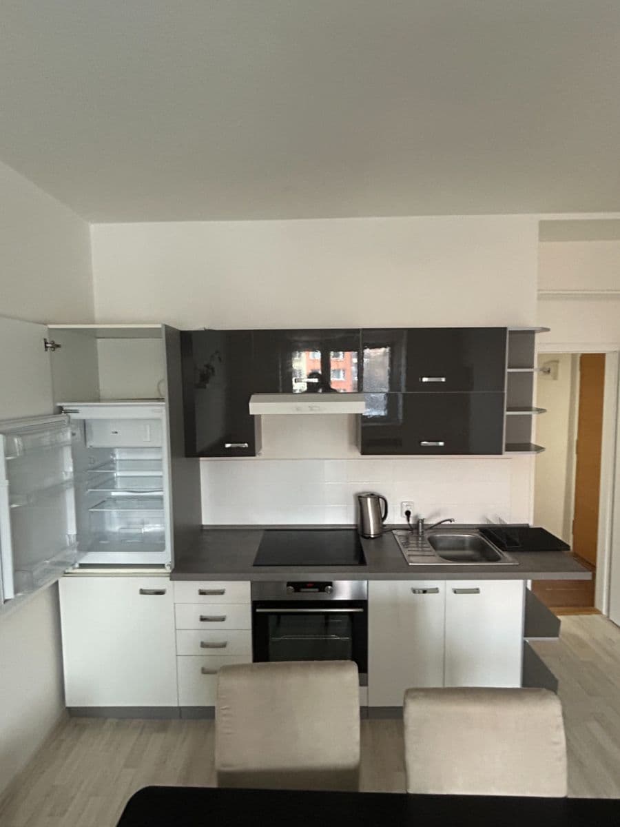 Pronájem bytu 1+kk 30 m², Michelská, Praha, Praha Pronájem bytu 1+kk 30 m², Michelská, Praha, Praha