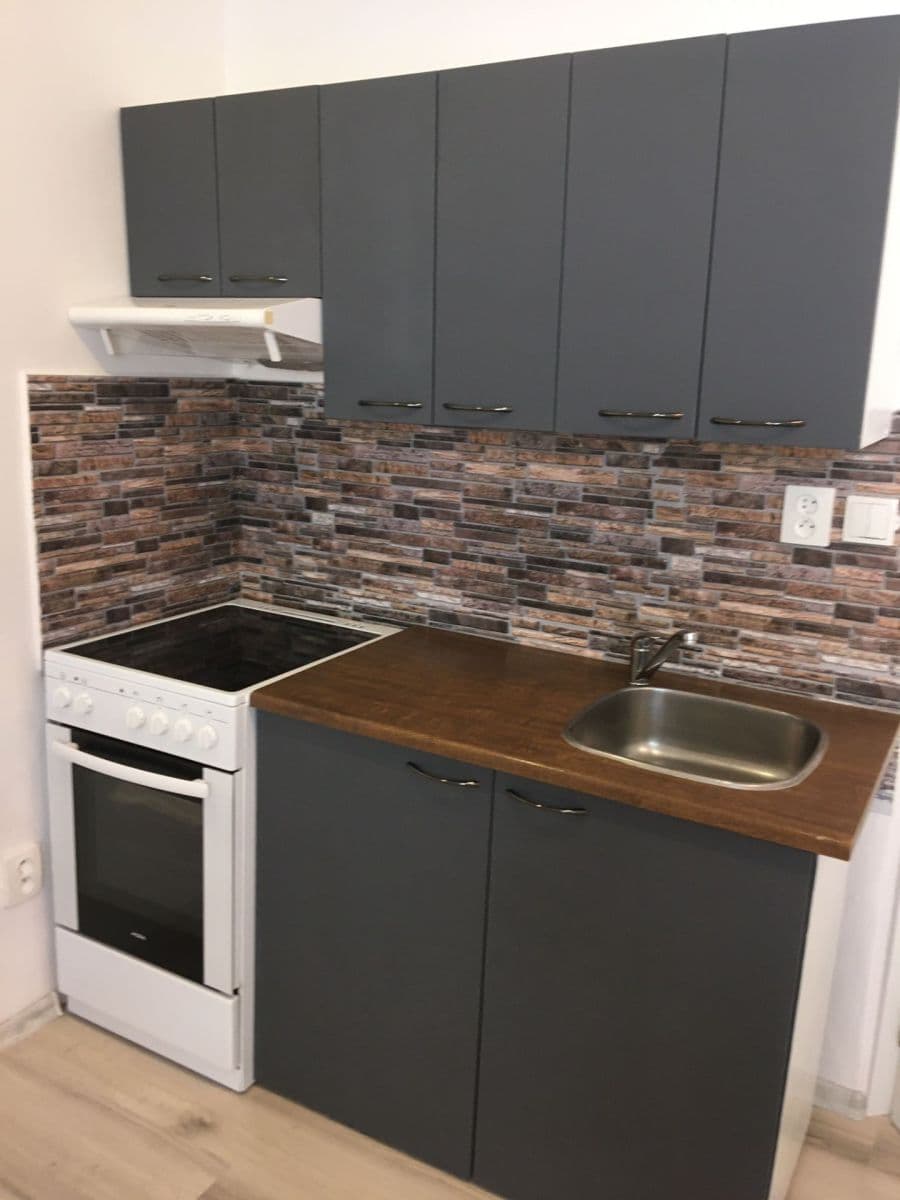 Pronájem bytu 1+kk 27 m², Tylova, Liberec, Liberecký kraj Pronájem bytu 1+kk 27 m², Tylova, Liberec, Liberecký kraj