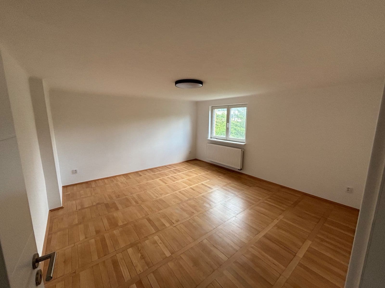Pronájem bytu 2+1 57 m², Mikšovského, Praha, Praha Pronájem bytu 2+1 57 m², Mikšovského, Praha, Praha