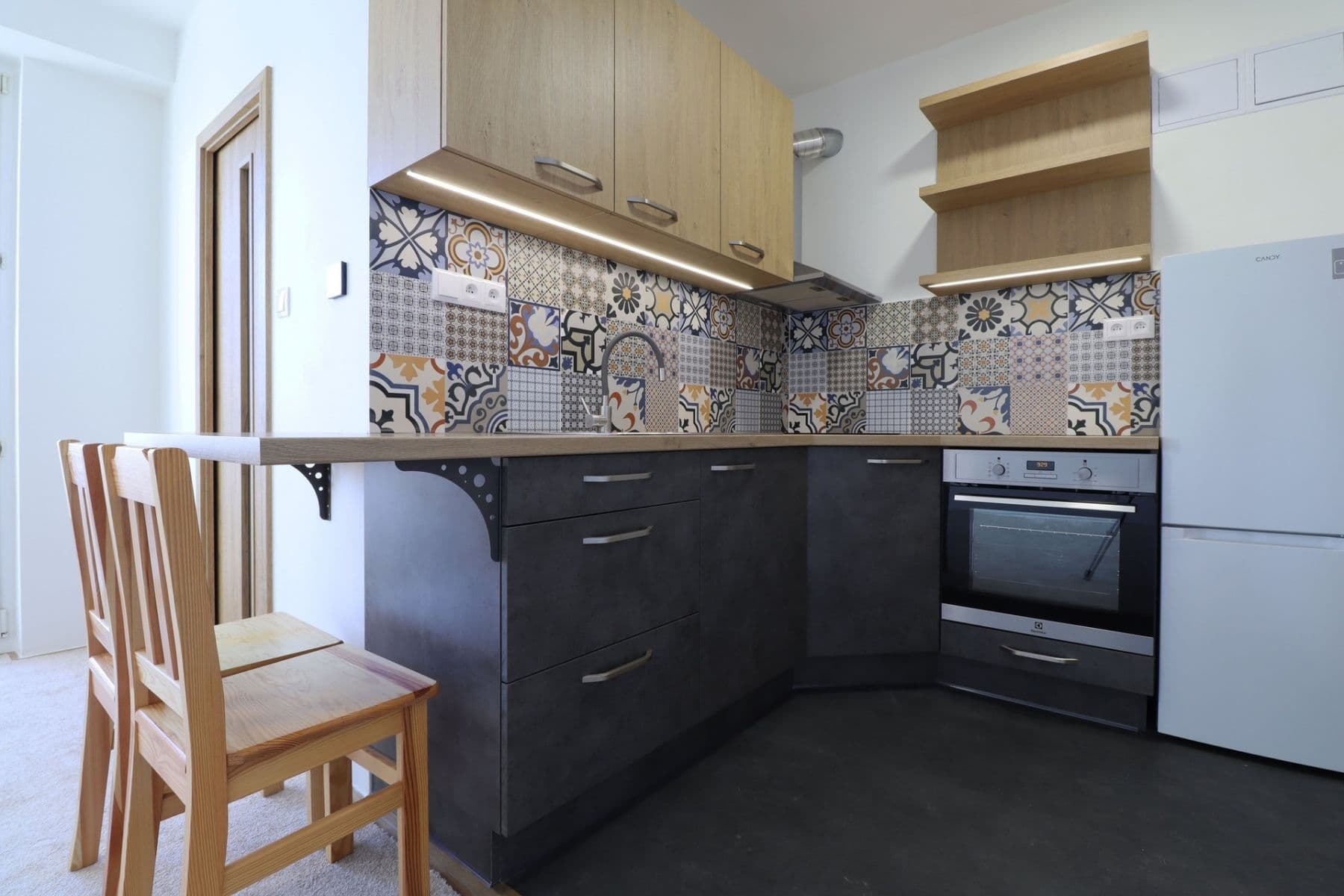 Pronájem bytu 1+kk 25 m², Pod Šmukýřkou, Praha, Praha Pronájem bytu 1+kk 25 m², Pod Šmukýřkou, Praha, Praha