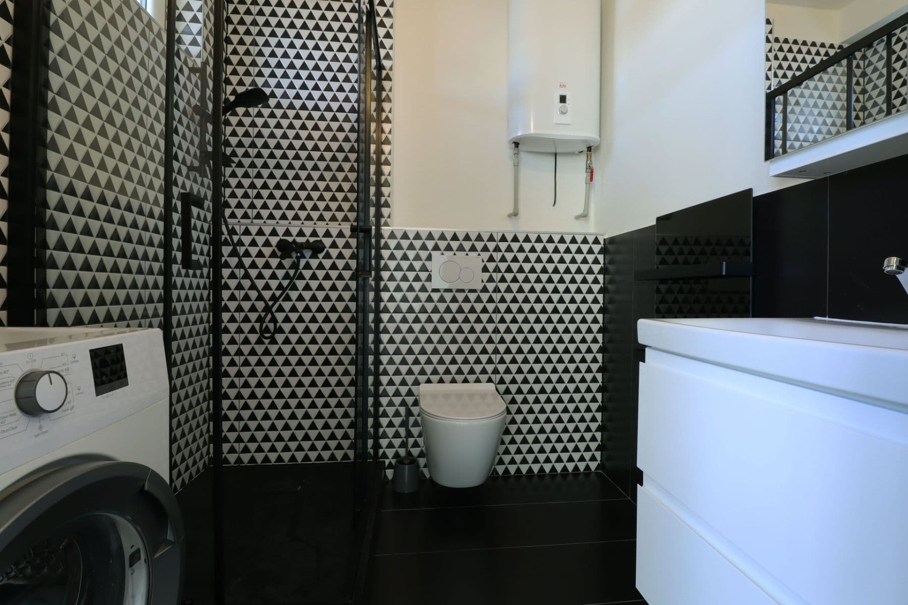 Pronájem bytu 1+kk 25 m², Pod Šmukýřkou, Praha, Praha Pronájem bytu 1+kk 25 m², Pod Šmukýřkou, Praha, Praha