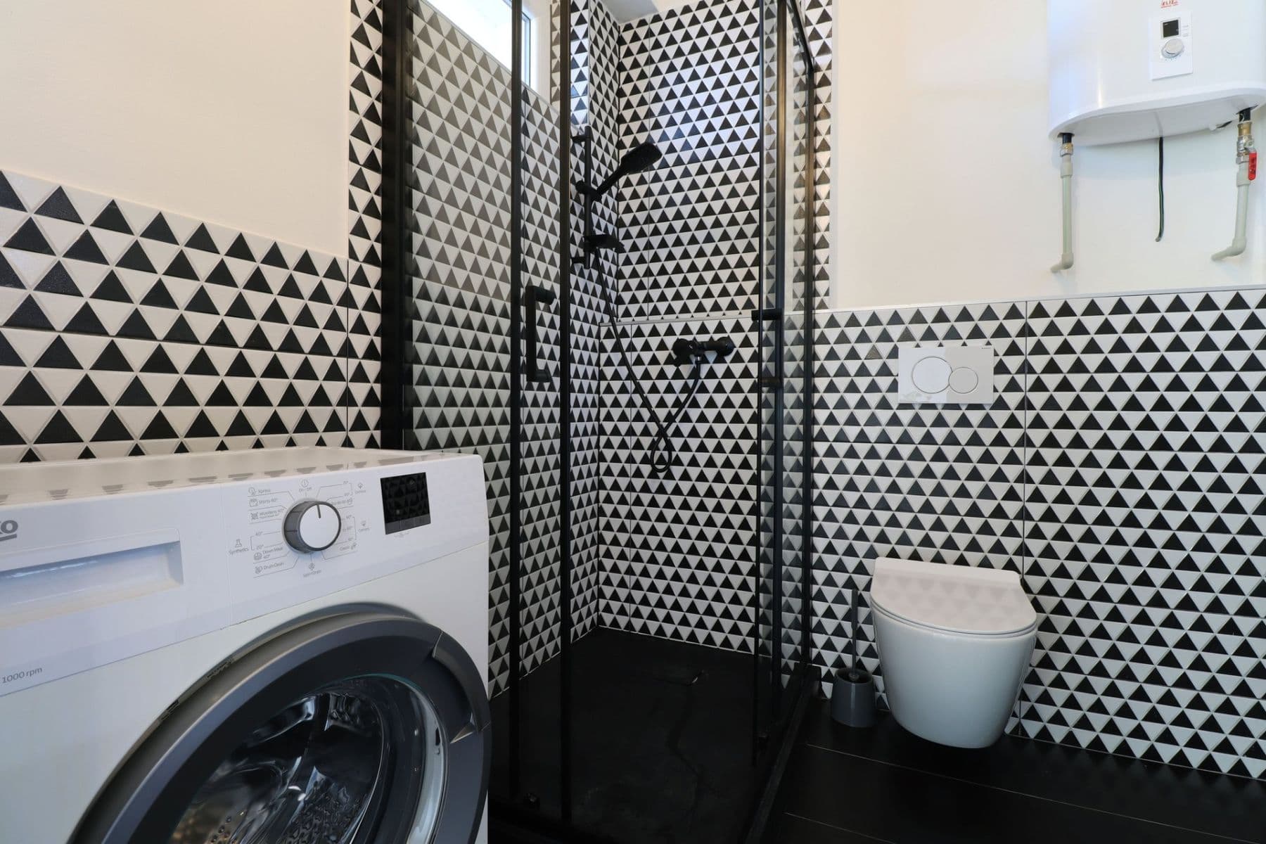 Pronájem bytu 1+kk 25 m², Pod Šmukýřkou, Praha, Praha Pronájem bytu 1+kk 25 m², Pod Šmukýřkou, Praha, Praha