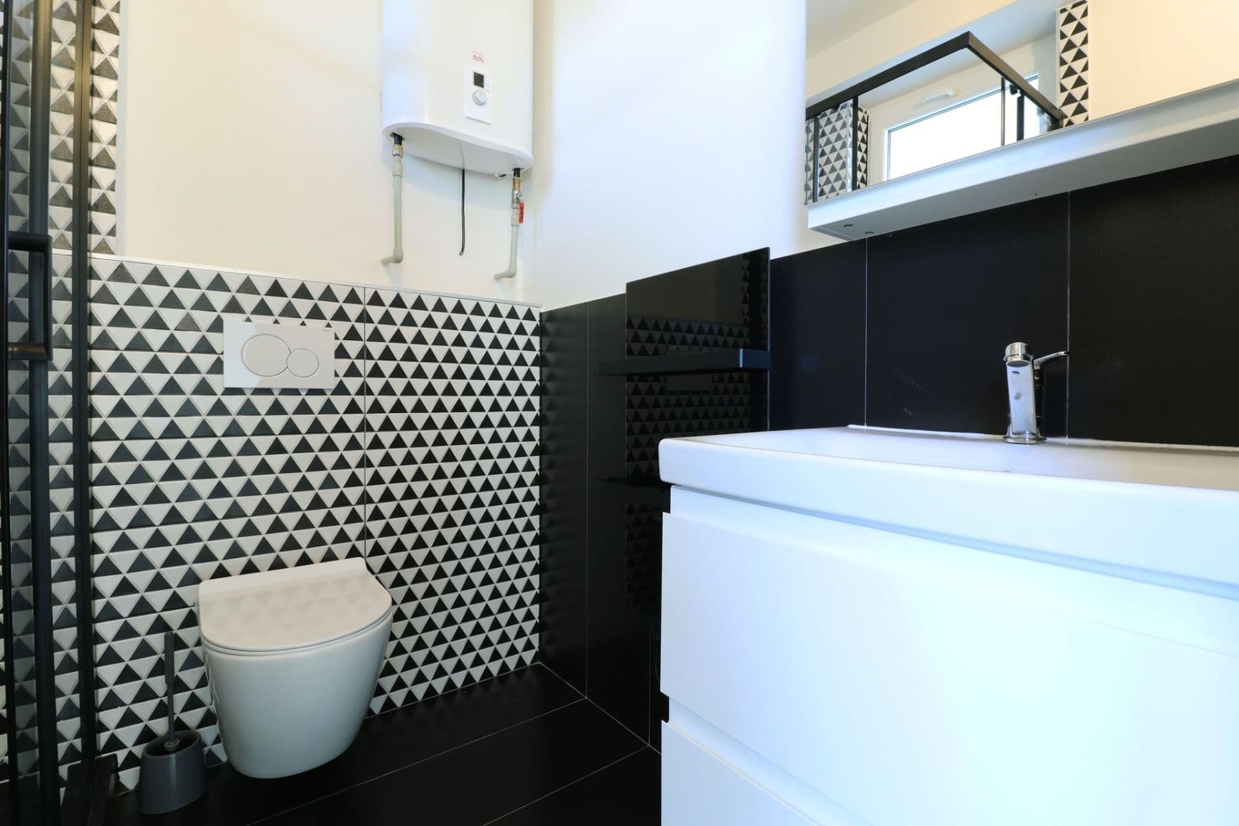 Pronájem bytu 1+kk 25 m², Pod Šmukýřkou, Praha, Praha Pronájem bytu 1+kk 25 m², Pod Šmukýřkou, Praha, Praha