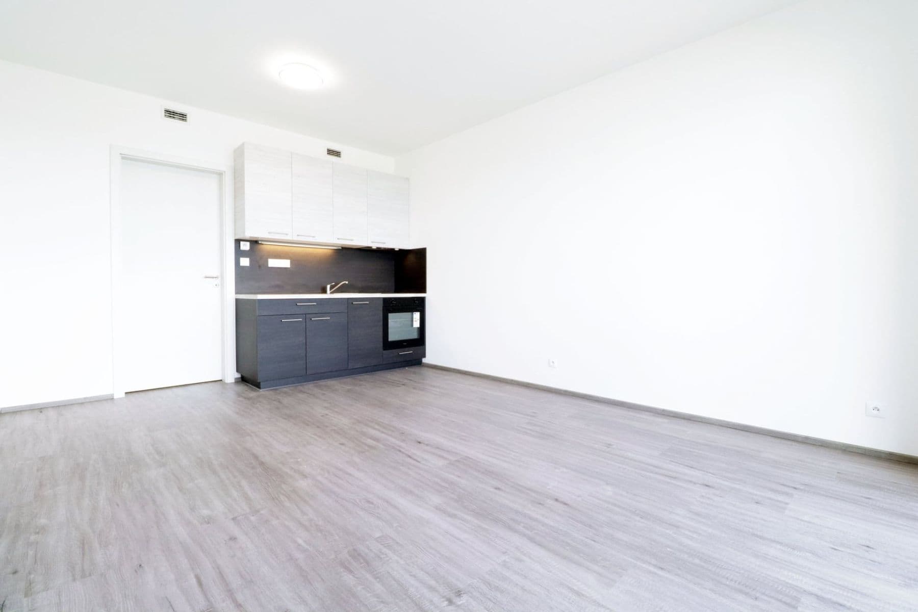 Pronájem bytu 1+kk 30 m², U Radosti, Praha, Praha Pronájem bytu 1+kk 30 m², U Radosti, Praha, Praha