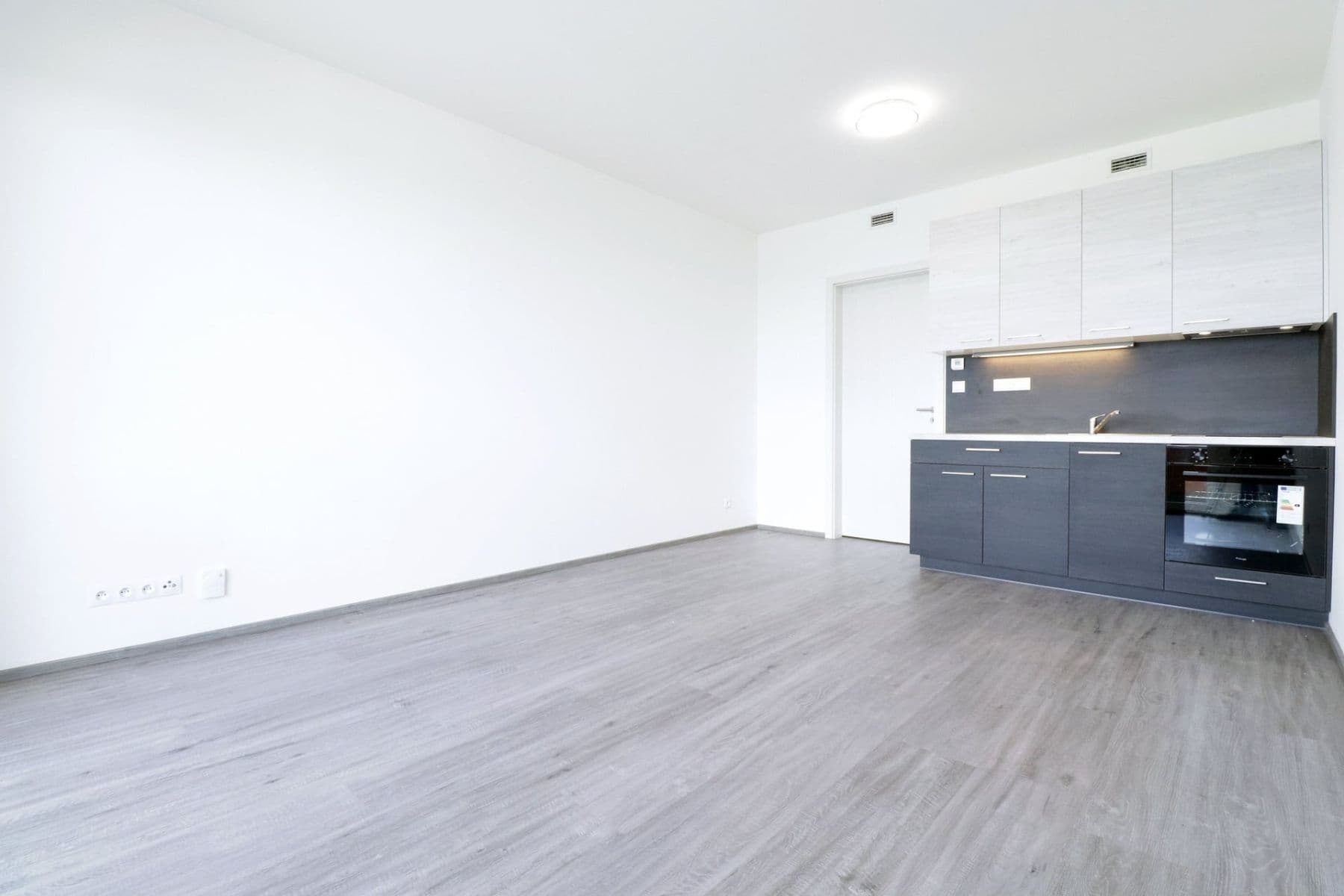 Pronájem bytu 1+kk 30 m², U Radosti, Praha, Praha Pronájem bytu 1+kk 30 m², U Radosti, Praha, Praha