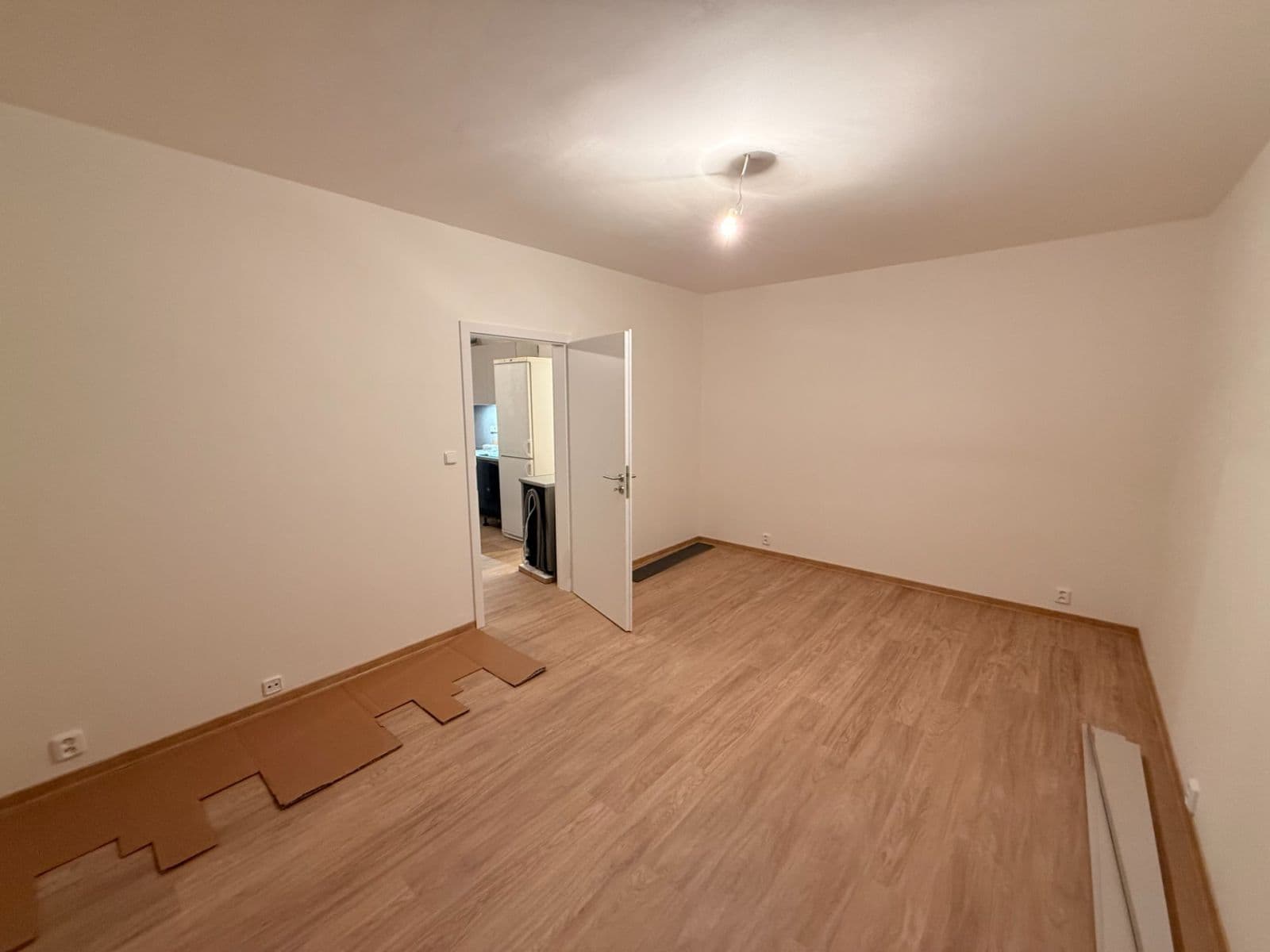 Pronájem bytu 1+1 39 m², Zárubova, Praha, Praha Pronájem bytu 1+1 39 m², Zárubova, Praha, Praha