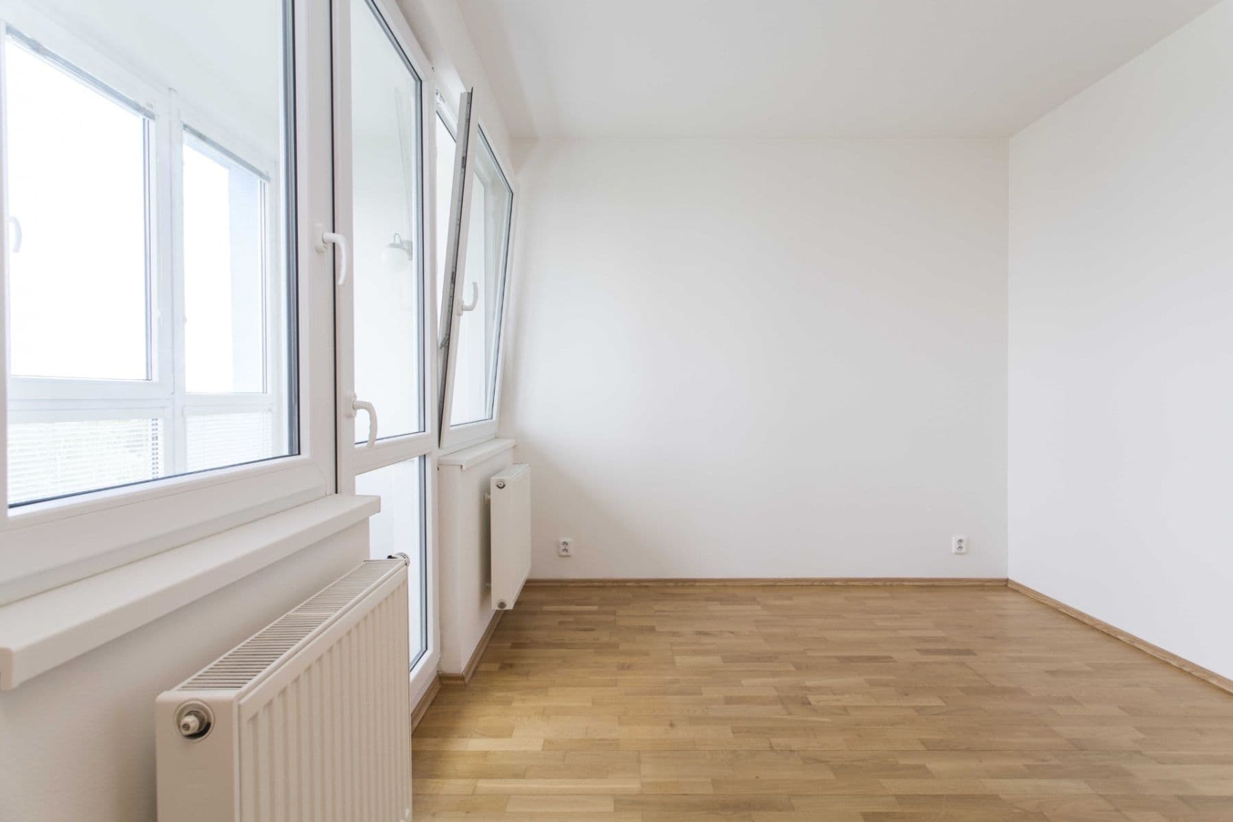 Pronájem bytu 2+kk 47 m², Česká, Praha, Praha Pronájem bytu 2+kk 47 m², Česká, Praha, Praha