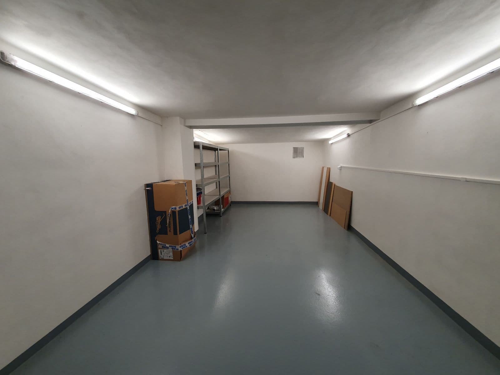 Prodej garáže 21 m², Pod Petřinami, Praha, Praha Prodej garáže 21 m², Pod Petřinami, Praha, Praha