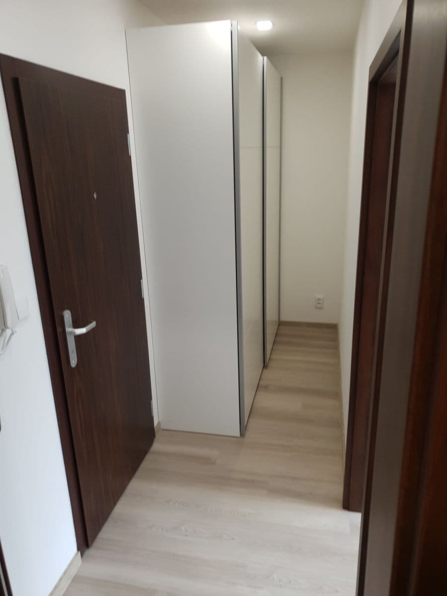 Pronájem bytu 2+1 46 m², Podroužkova, Ostrava, Moravskoslezský kraj Pronájem bytu 2+1 46 m², Podroužkova, Ostrava, Moravskoslezský kraj