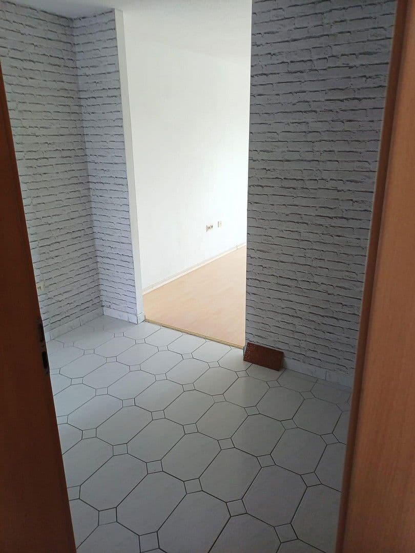 Pronájem bytu 3+kk 82 m², Schwäbisch Gmünd, Bádensko-Württembersko Pronájem bytu 3+kk 82 m², Schwäbisch Gmünd, Bádensko-Württembersko