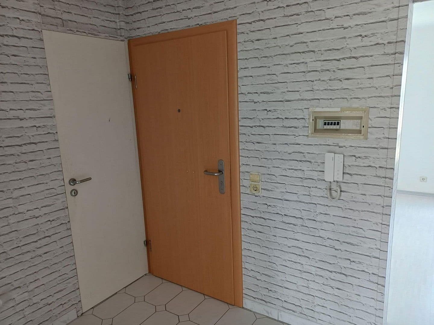 Pronájem bytu 3+kk 82 m², Schwäbisch Gmünd, Bádensko-Württembersko Pronájem bytu 3+kk 82 m², Schwäbisch Gmünd, Bádensko-Württembersko