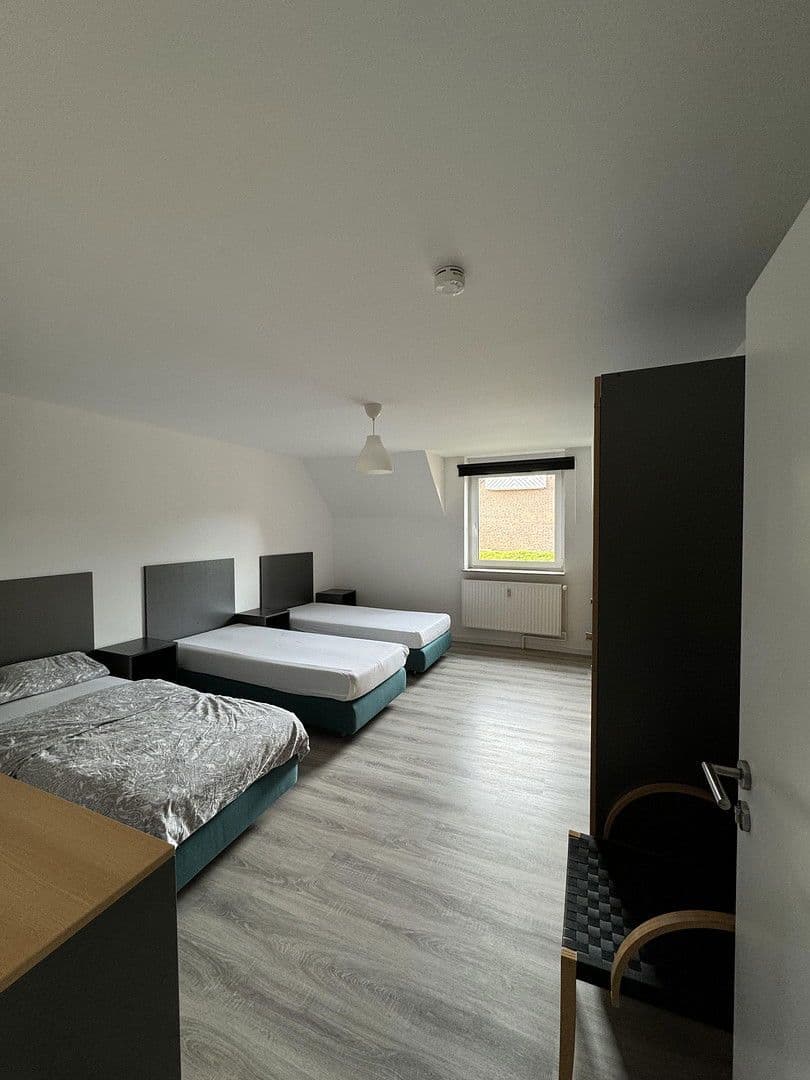 Prodej domu 485 m², pozemek 946 m², Steinhauerstr. 72, Springe, Dolní Sasko Prodej domu 485 m², pozemek 946 m², Steinhauerstr. 72, Springe, Dolní Sasko