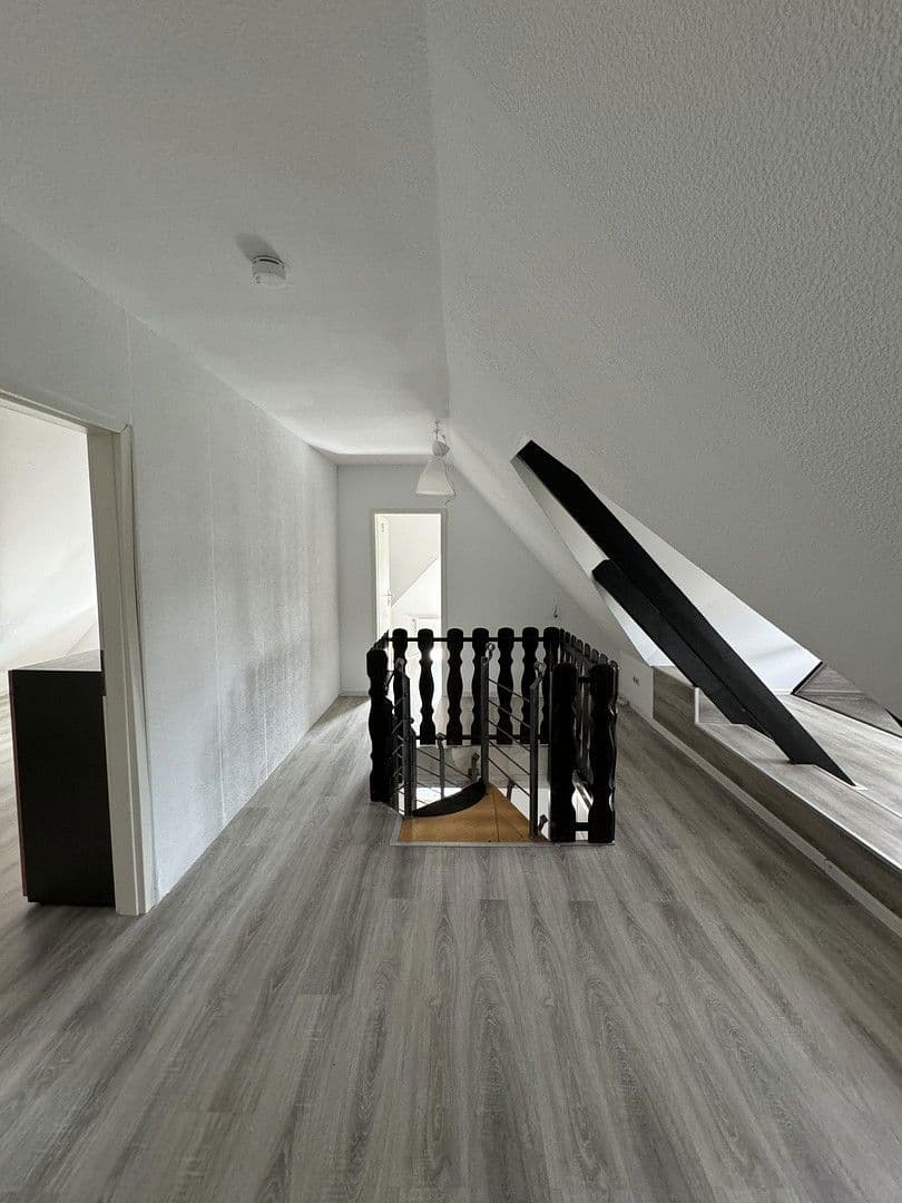 Prodej domu 485 m², pozemek 946 m², Steinhauerstr. 72, Springe, Dolní Sasko Prodej domu 485 m², pozemek 946 m², Steinhauerstr. 72, Springe, Dolní Sasko