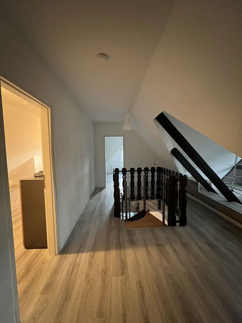 Prodej domu 485 m², pozemek 946 m², Steinhauerstr. 72, Springe, Dolní Sasko Prodej domu 485 m², pozemek 946 m², Steinhauerstr. 72, Springe, Dolní Sasko