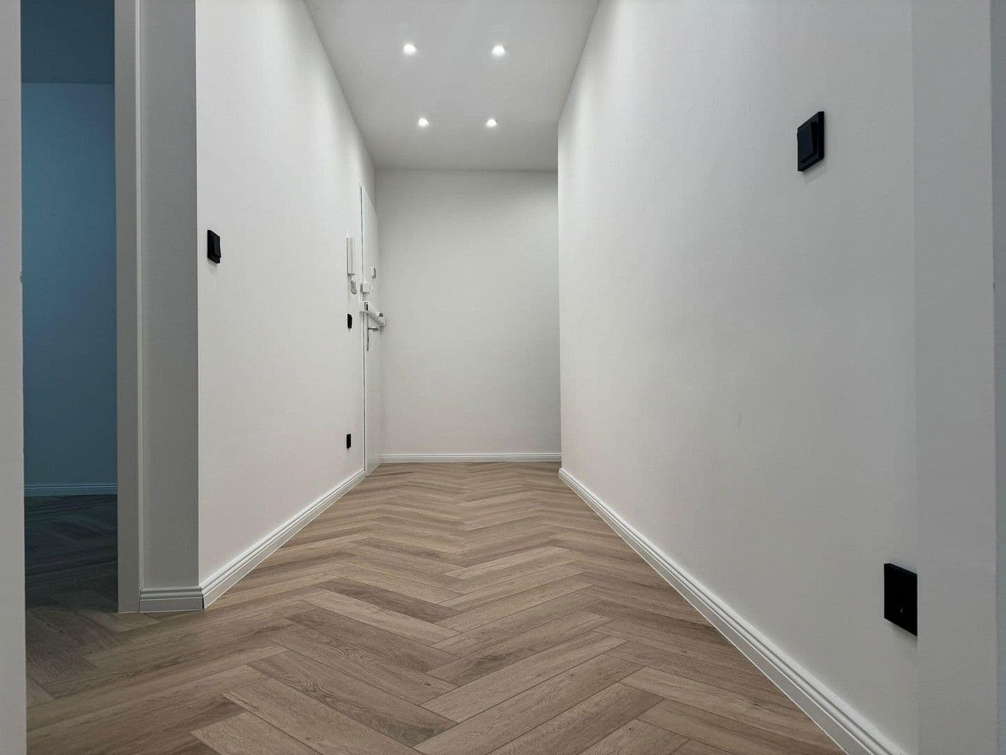 Prodej bytu 4+1 91 m², Neuss, Severní Porýní-Vestfálsko Prodej bytu 4+1 91 m², Neuss, Severní Porýní-Vestfálsko