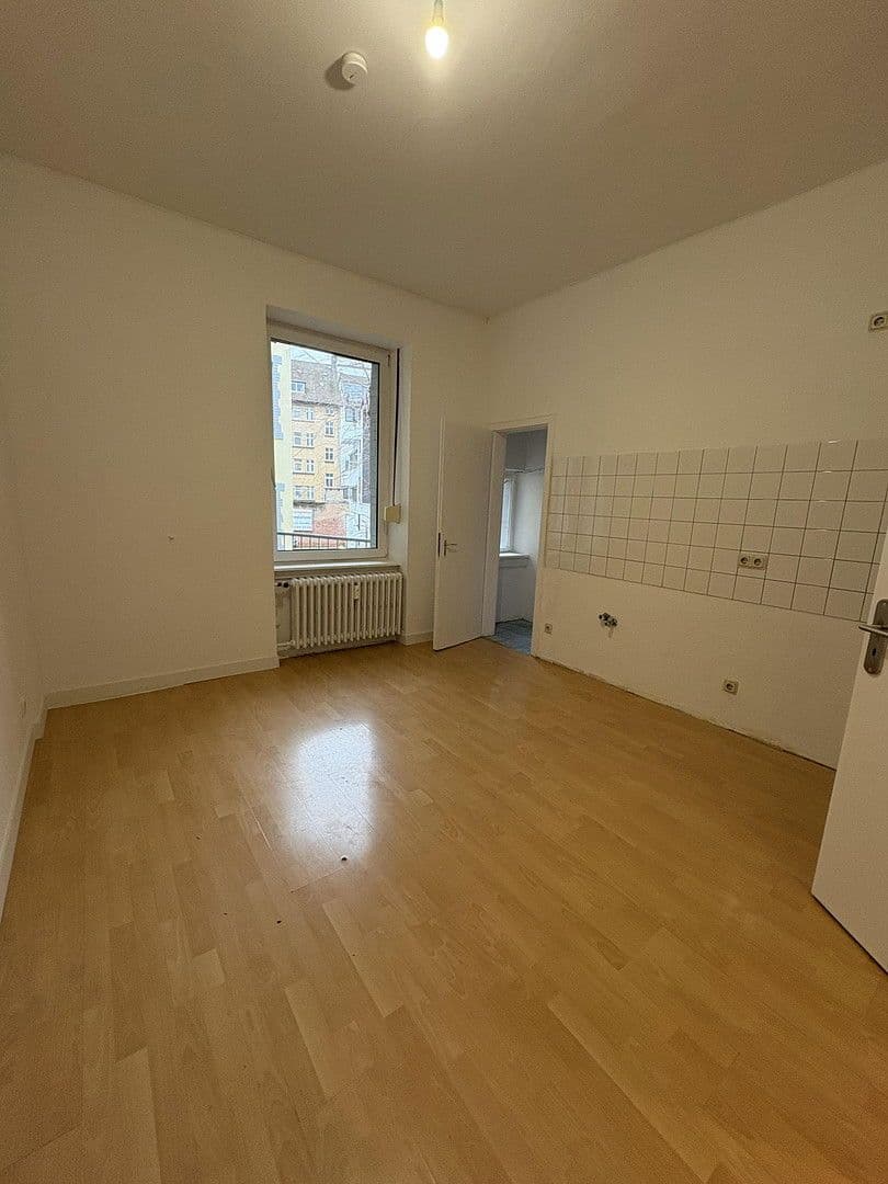 Pronájem bytu 4+1 130 m², Karcherstraße, Saarbrücken, Země Sársko Pronájem bytu 4+1 130 m², Karcherstraße, Saarbrücken, Země Sársko