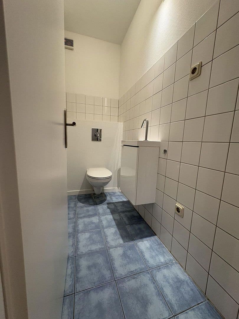 Pronájem bytu 4+1 130 m², Karcherstraße, Saarbrücken, Země Sársko Pronájem bytu 4+1 130 m², Karcherstraße, Saarbrücken, Země Sársko