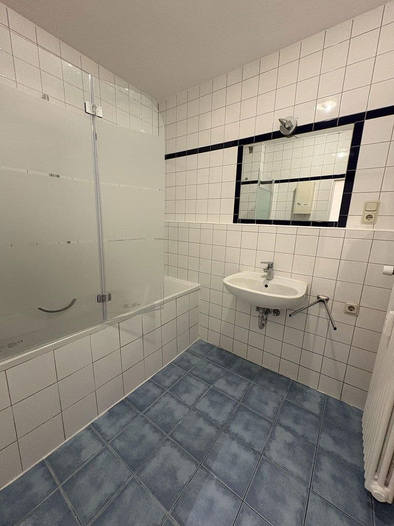 Pronájem bytu 4+1 130 m², Karcherstraße, Saarbrücken, Země Sársko Pronájem bytu 4+1 130 m², Karcherstraße, Saarbrücken, Země Sársko