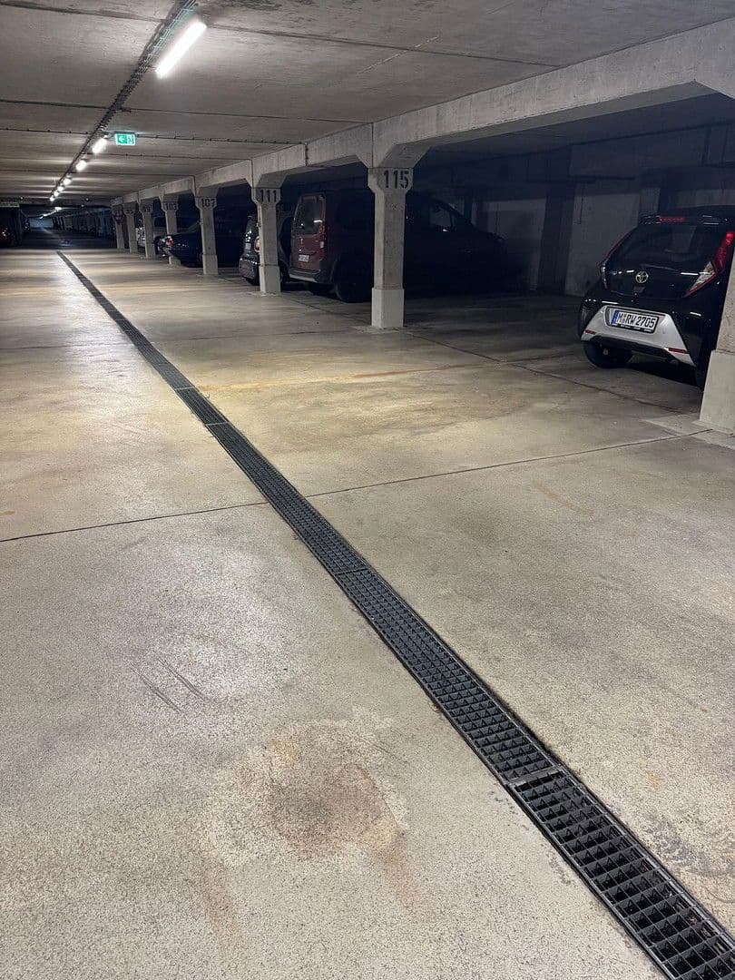 Prodej garáže, Freischützstr. 110, München, Bavorsko Prodej garáže, Freischützstr. 110, München, Bavorsko