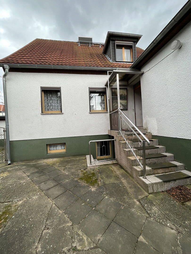 Prodej domu 121 m², pozemek 270 m², Kreuzbergstraße 39, Dessau-Rosslau, Sasko-Anhaltsko Prodej domu 121 m², pozemek 270 m², Kreuzbergstraße 39, Dessau-Rosslau, Sasko-Anhaltsko